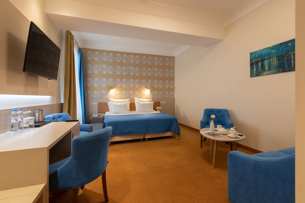 Standard Double or Twin Room photo 1
