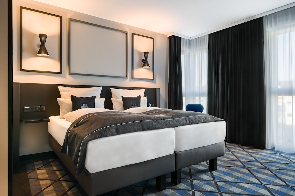 Premium Room, 1 Queen Bed photo 3
