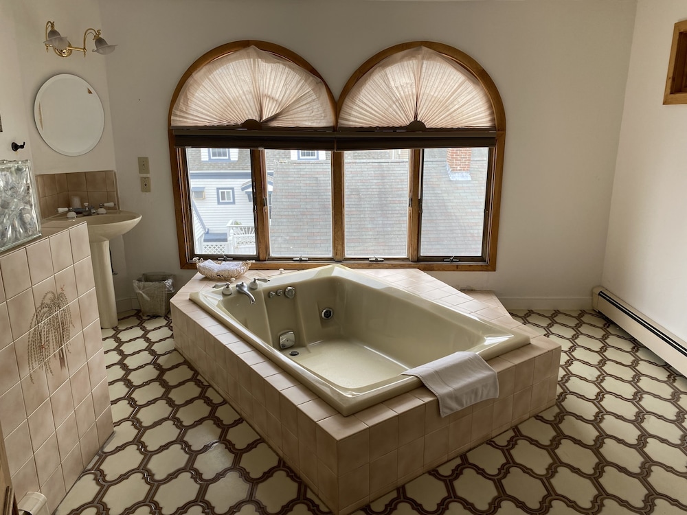 Studio Suite, 1 Bedroom, Jetted Tub, Ocean View photo 2
