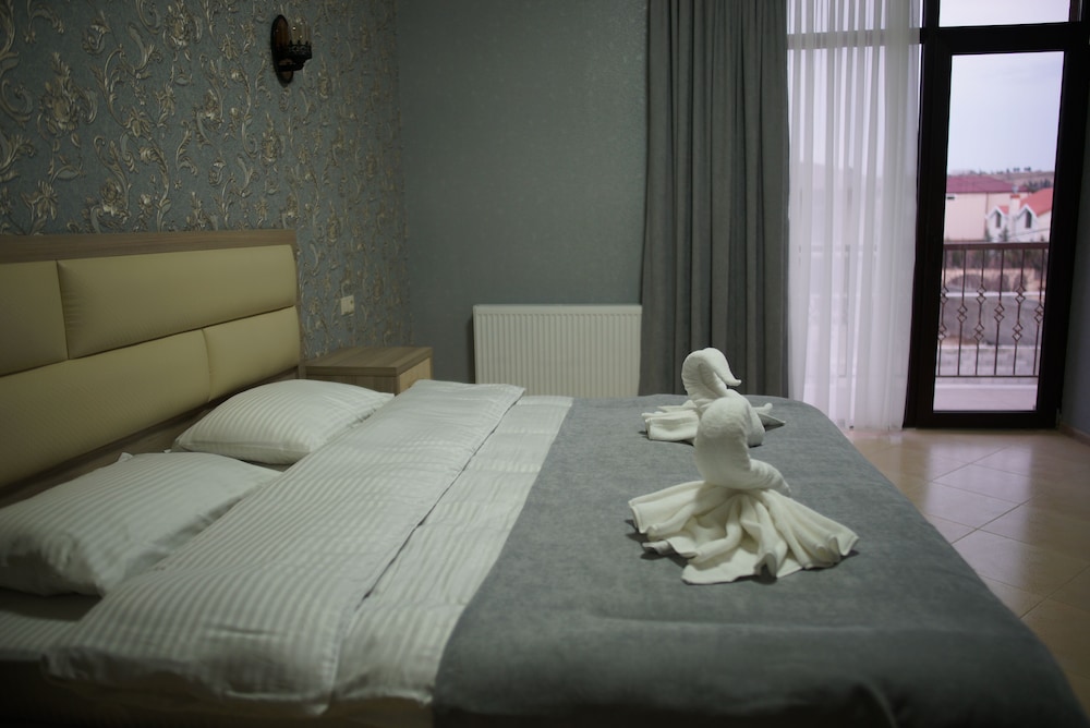 Family Triple Room (6)