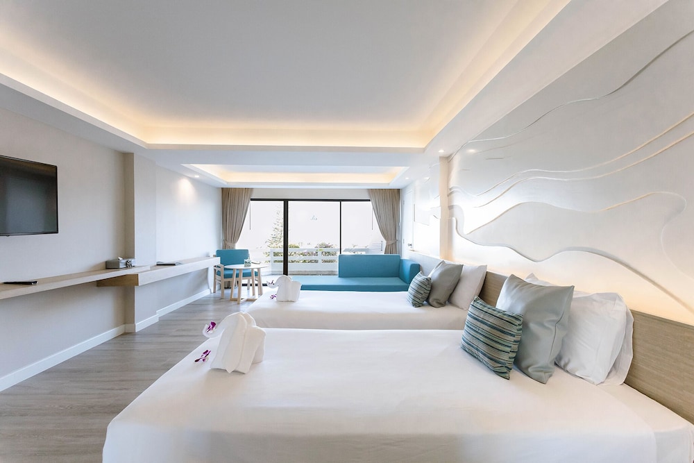 Deluxe Room - Photo 1