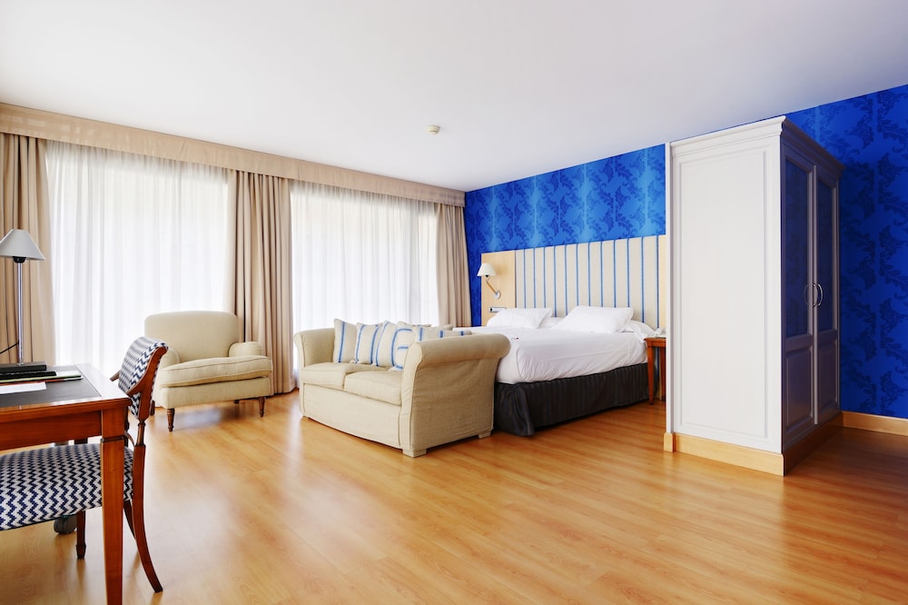 Deluxe Double Room Single Use