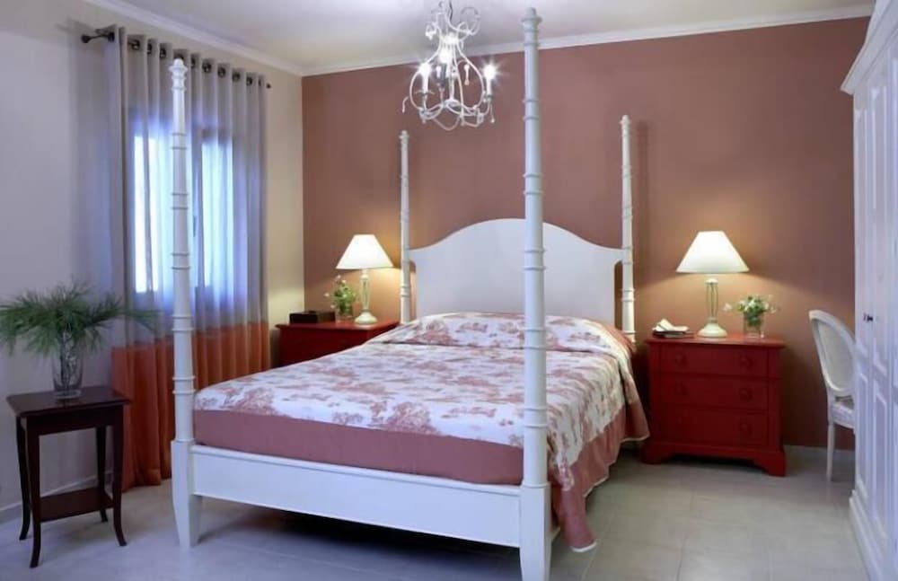 Suite, Partial Sea View