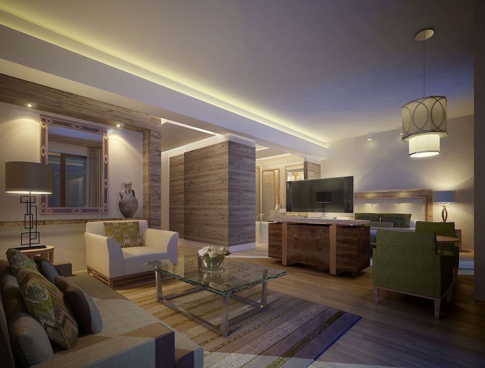 Junior Suite, 1 King Bed, Non Smoking, Sea View photo 2