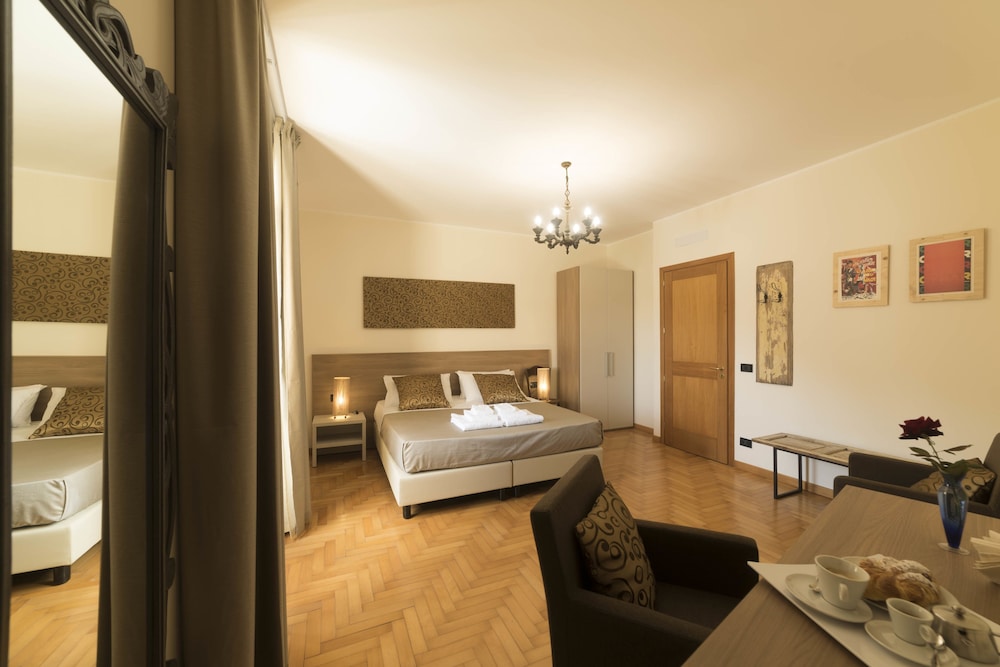 Deluxe Triple Room, 1 Bedroom, Private Bathroom, Garden View