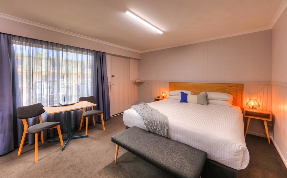 Standard Room, 1 Queen Bed, Non Smoking photo 3