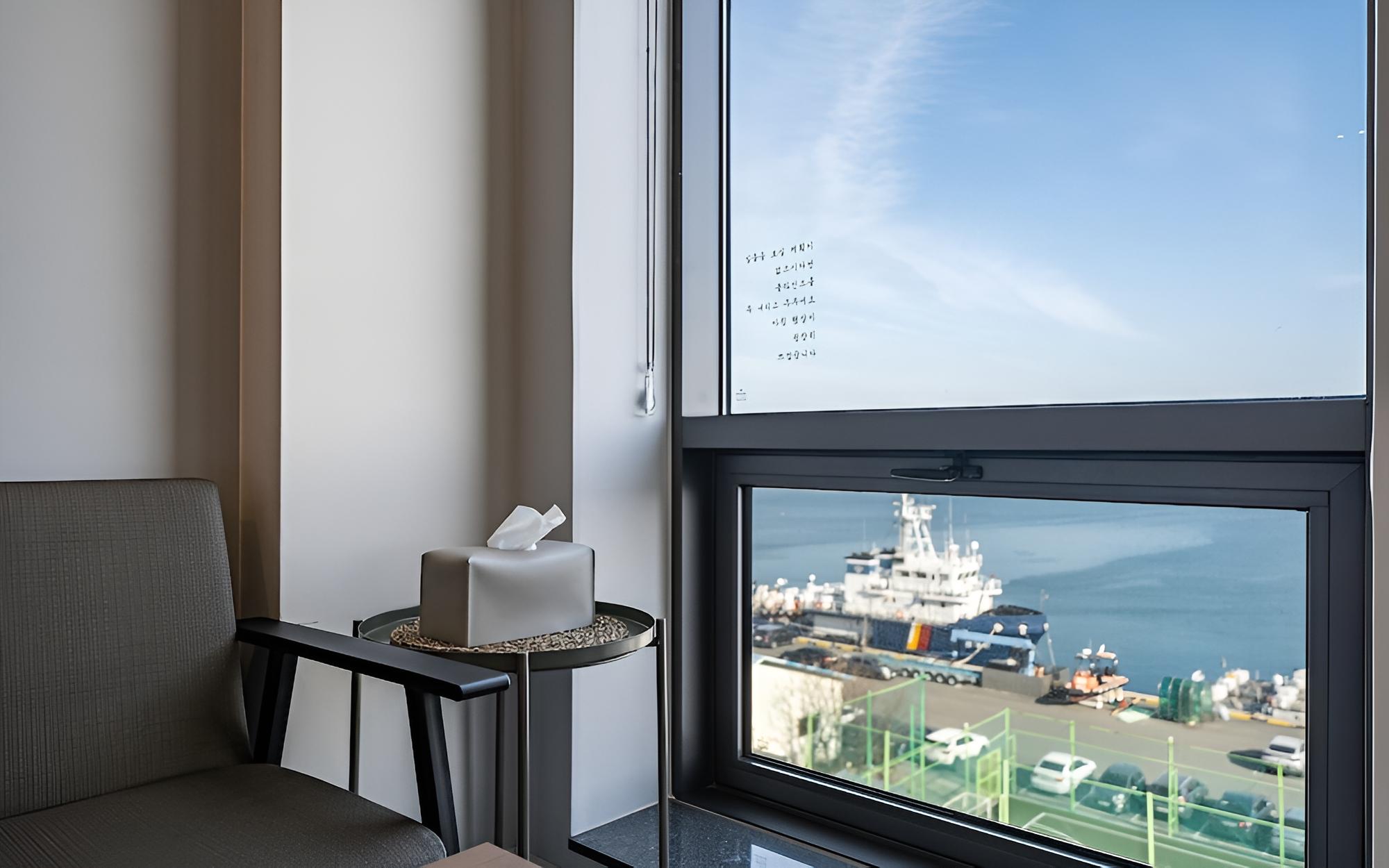 Room (Ocean View Double Twin for 3) - Photo 2