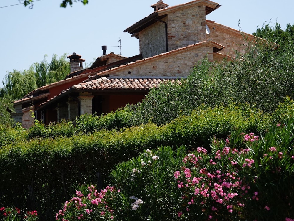 Villa photo 1