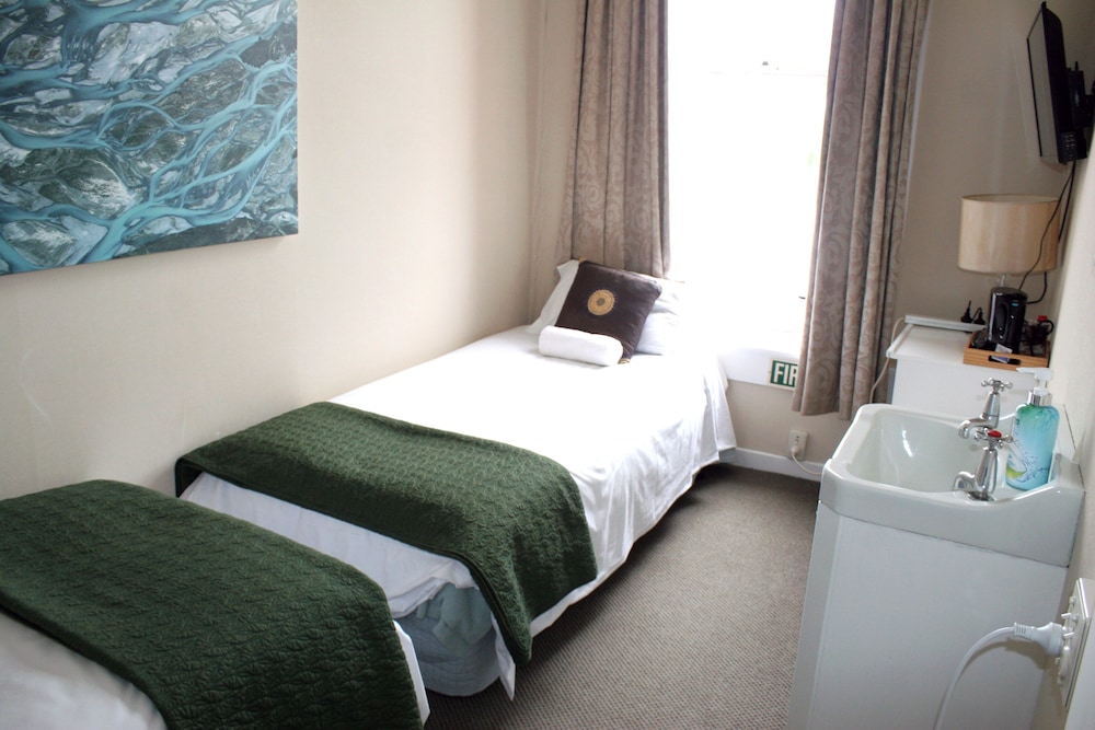 Room 2 Single Beds photo 1