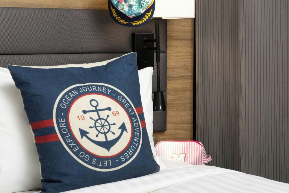 Room, 1 Queen Bed - Photo 11