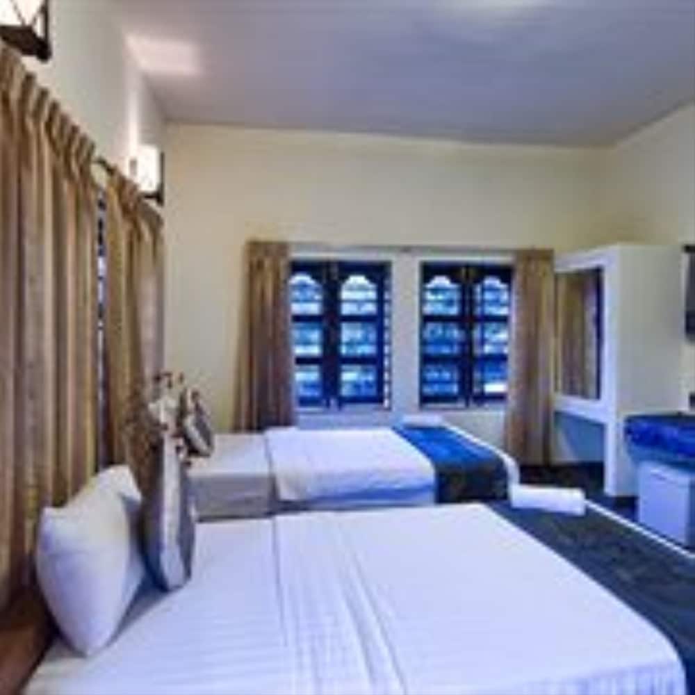 Deluxe Twin Room photo 3