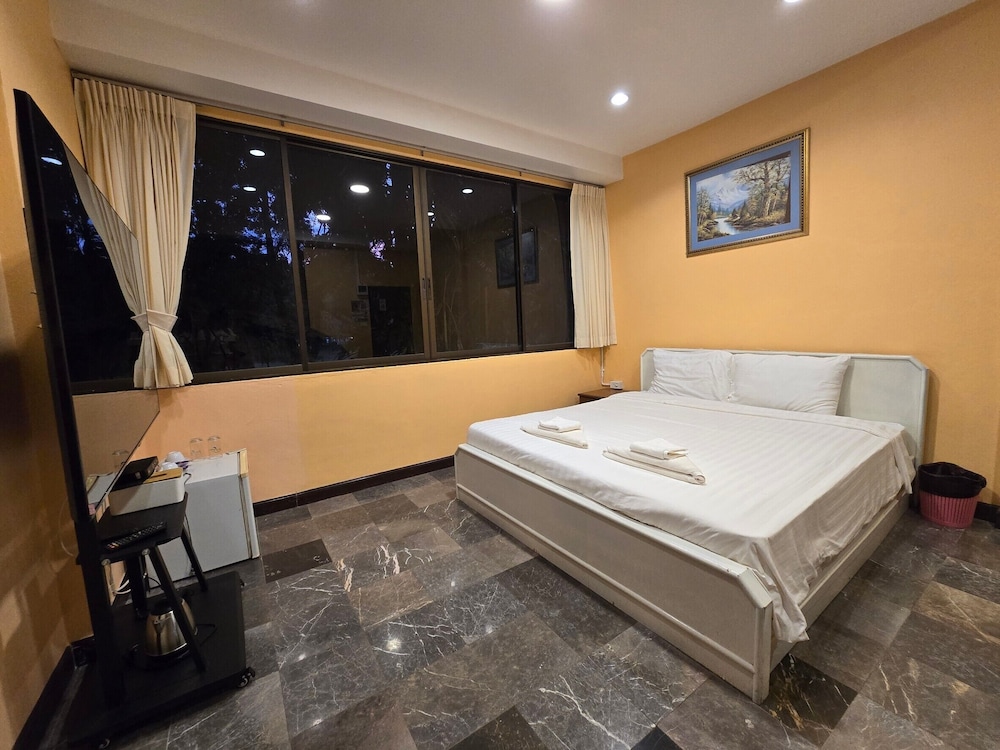 Double Room - Photo 11