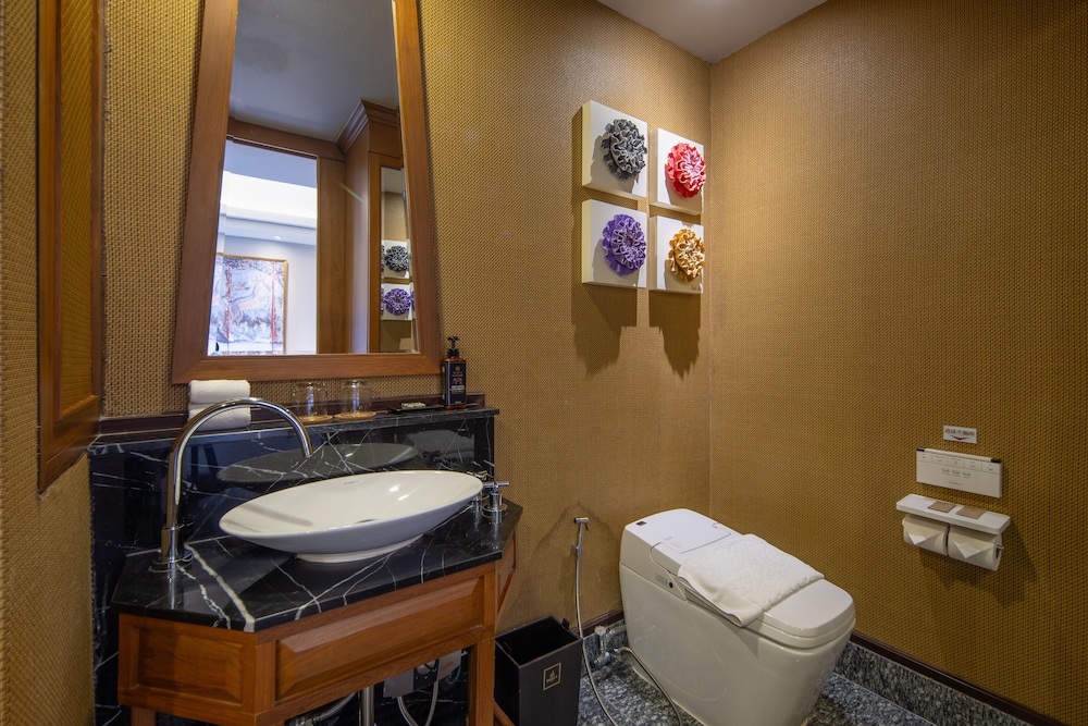 Deluxe Twin Room without balcony photo 3