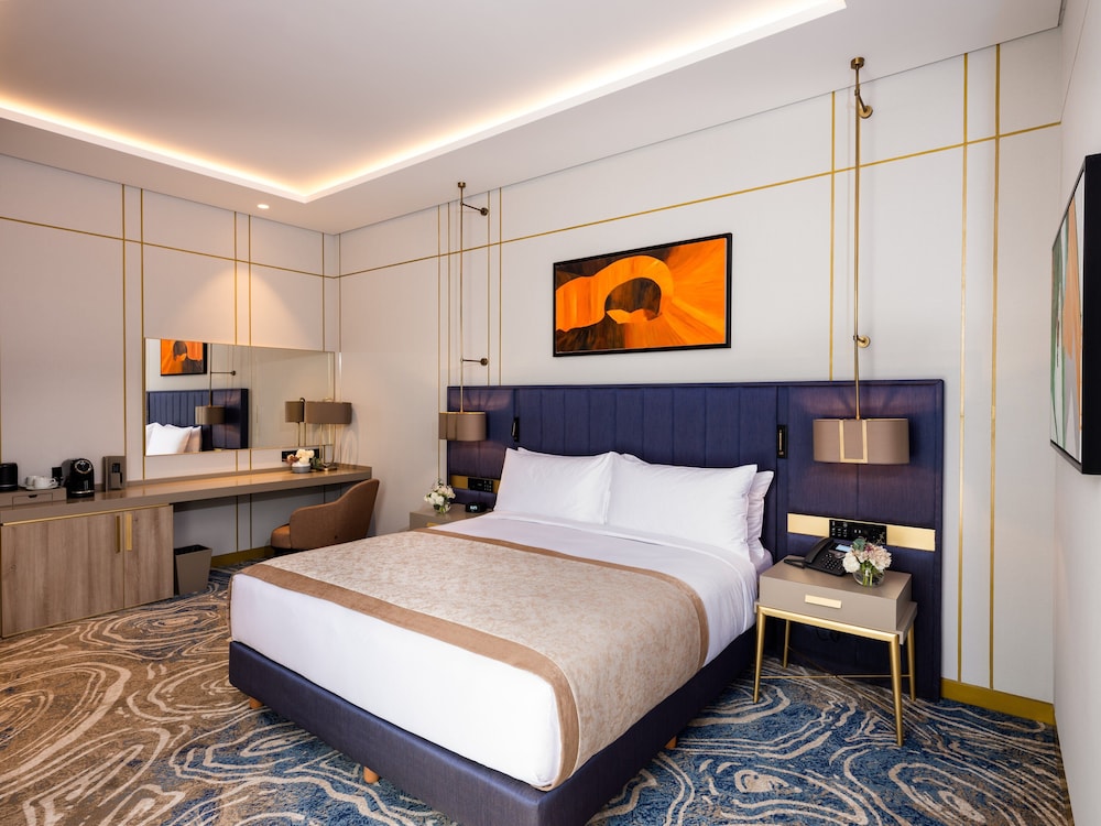 Classic Room, 1 King Bed, Accessible - Photo 5