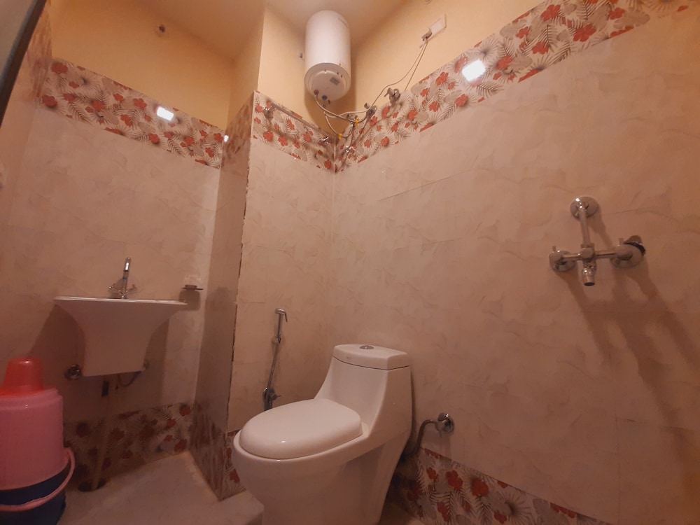 Deluxe Room - Photo 5
