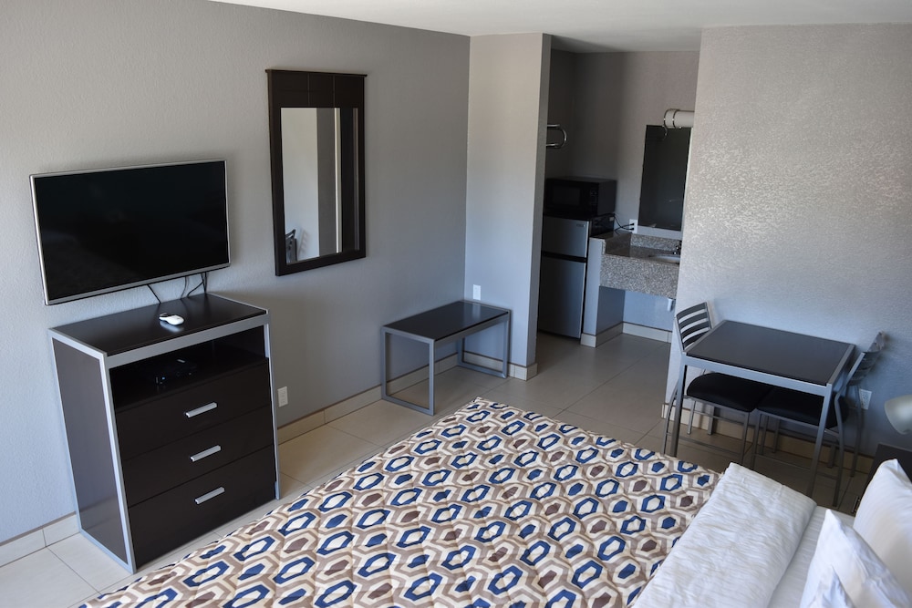 Deluxe Room, 1 King Bed