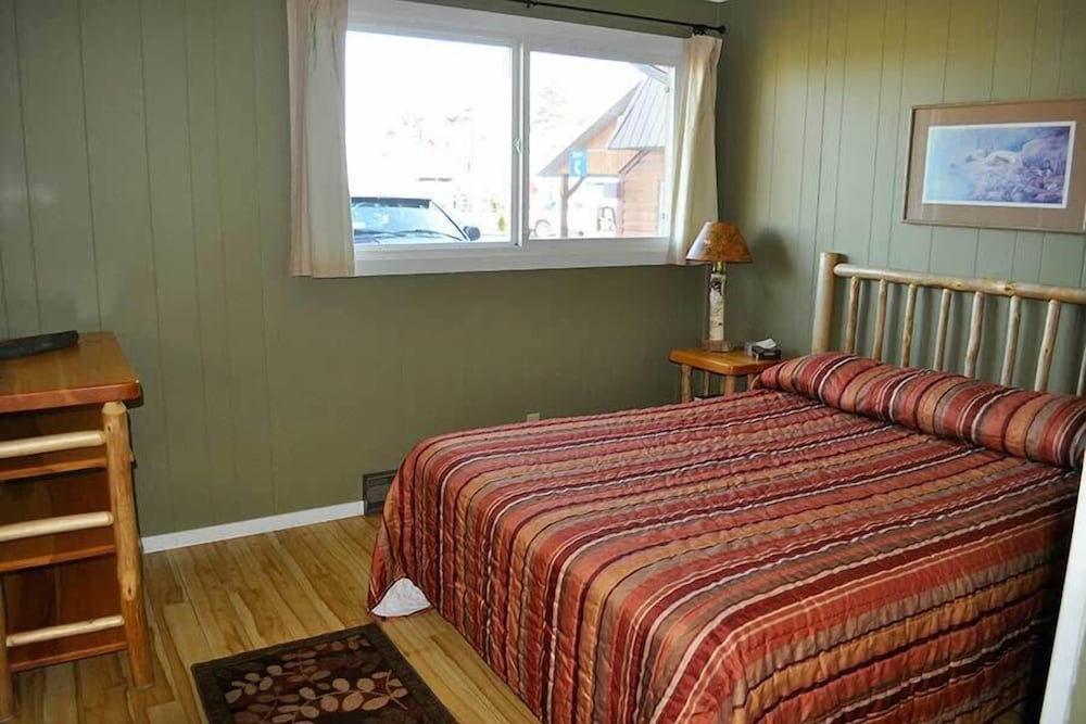 Room, 1 Queen Bed (Non Lakeview) photo 3