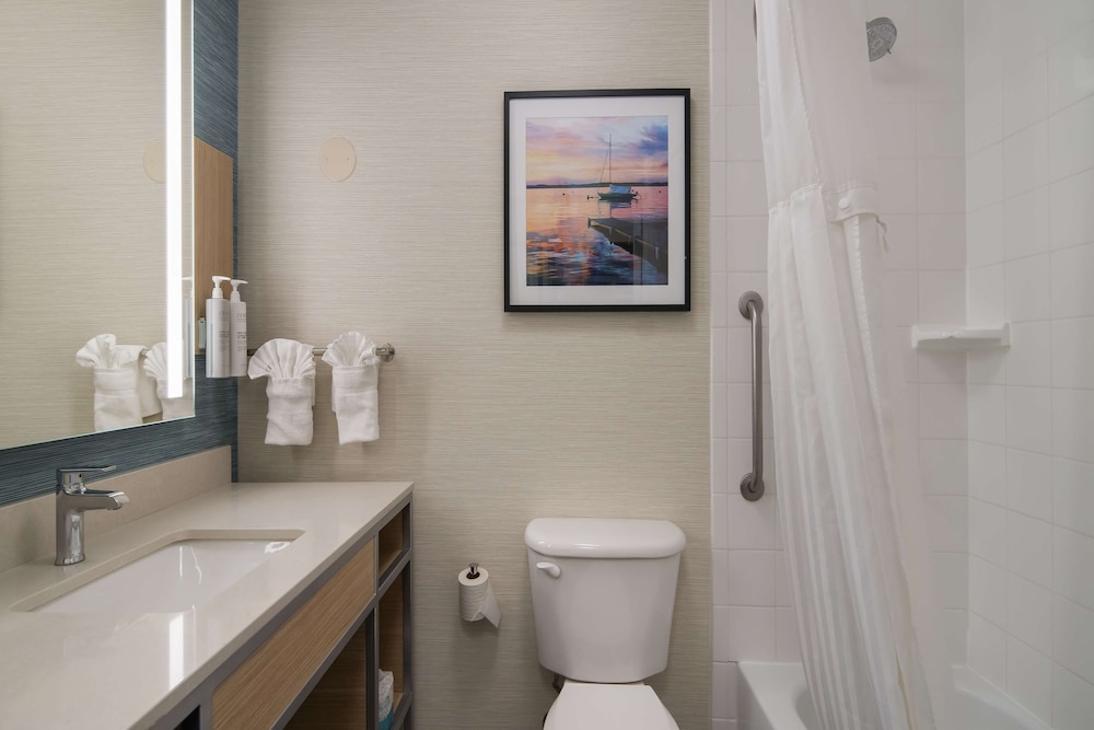 Room, 1 King Bed, Accessible (Hearing) - Photo 3