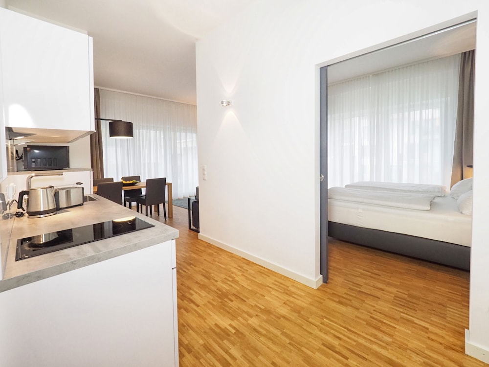 Deluxe Apartment, 1 Queen Bed, Non Smoking photo 3