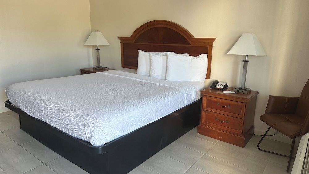 Senior Double Room, 1 Double Bed, Smoking, photo 6