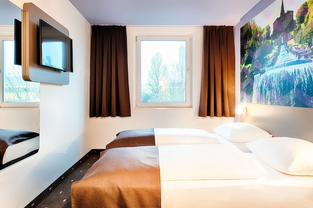 Twin Room - Photo 2