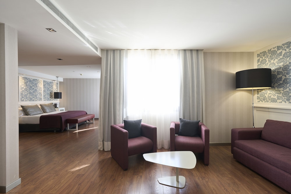 Suite (Single Use) photo 3