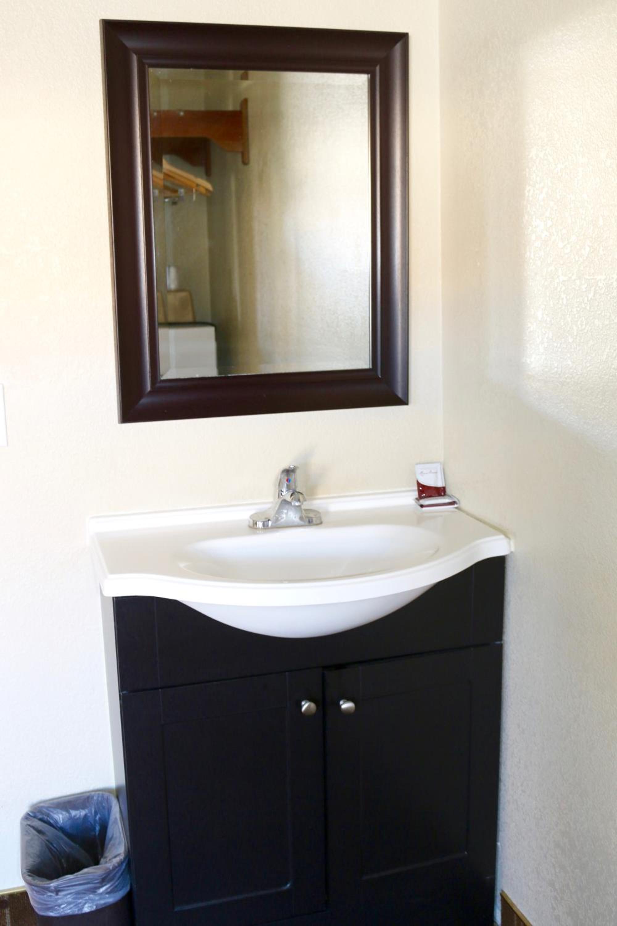 Basic Triple Room - Photo 3