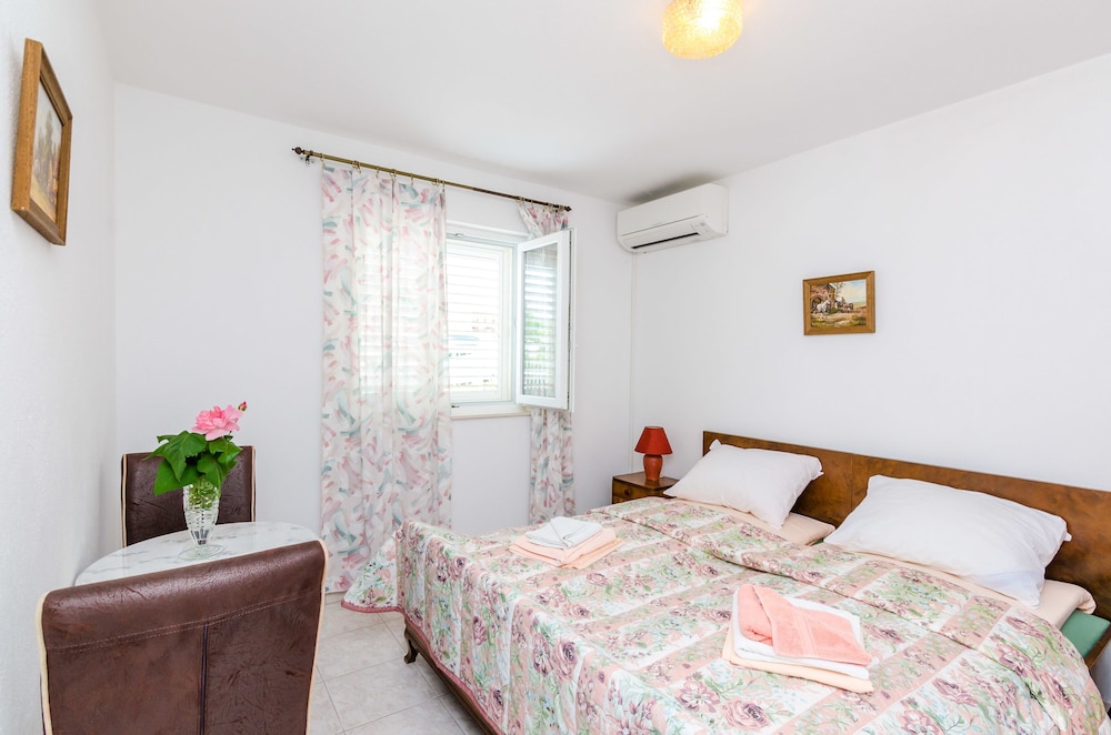 Comfort Room, Patio, Garden View photo 1