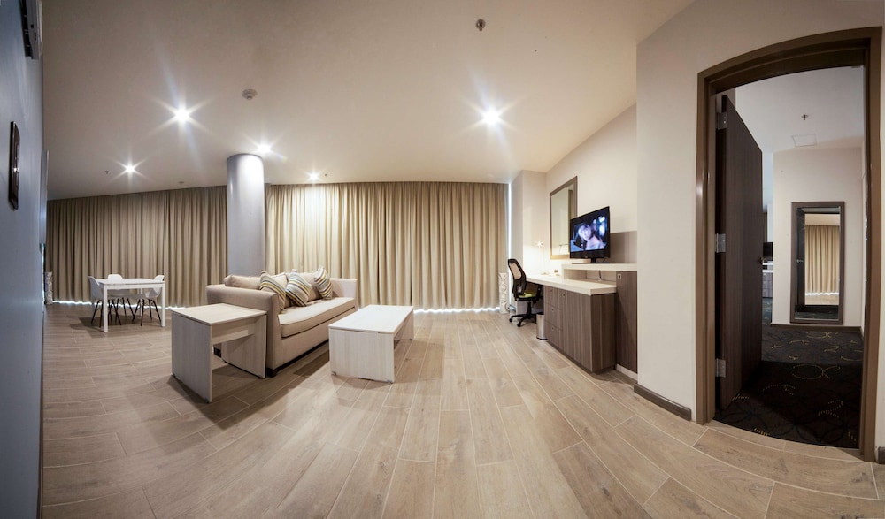 Suite, 1 King Bed, Non Smoking