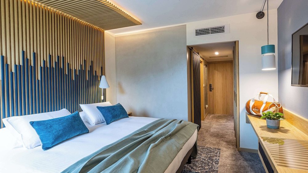 Comfort Room, 1 King Bed, Non Smoking - Photo 2