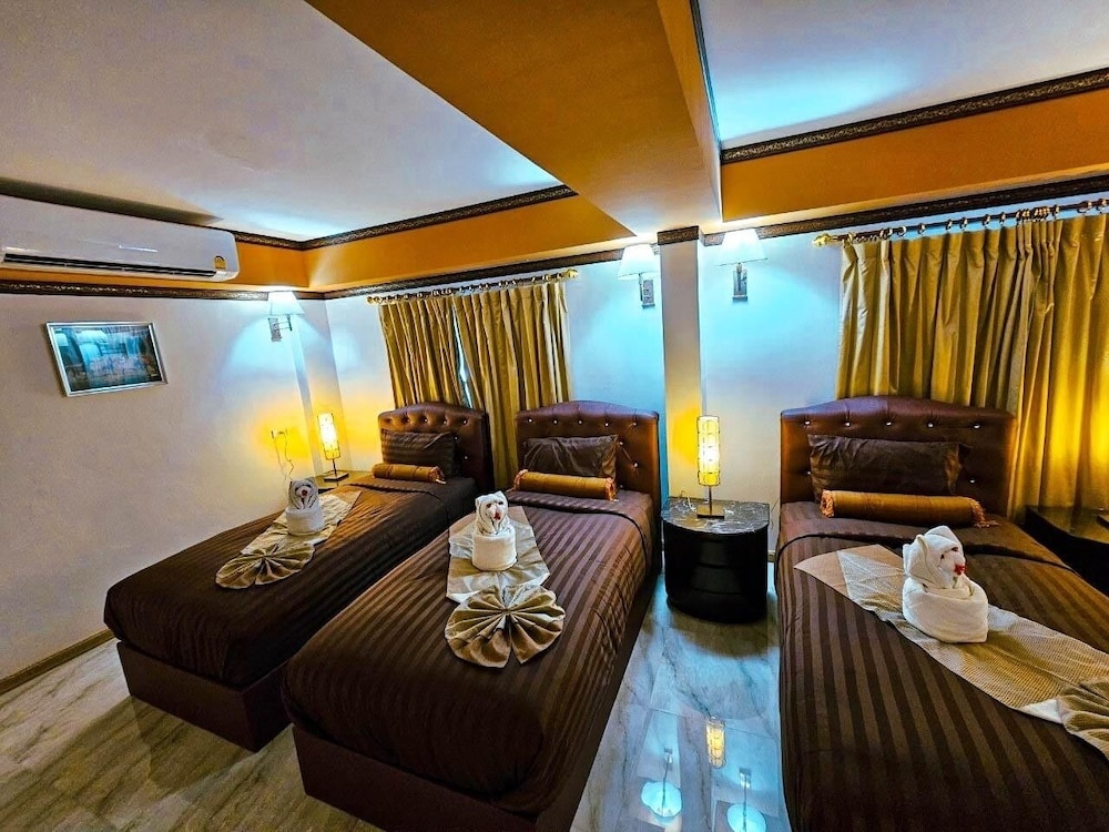 Family Room - Photo 4
