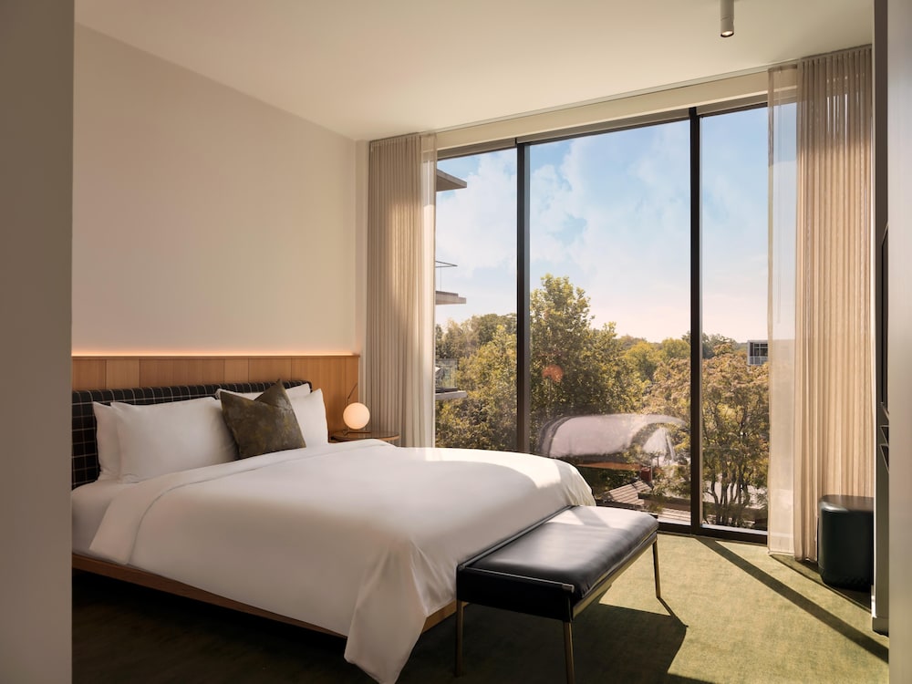 Lake View Family Suite - Photo 2