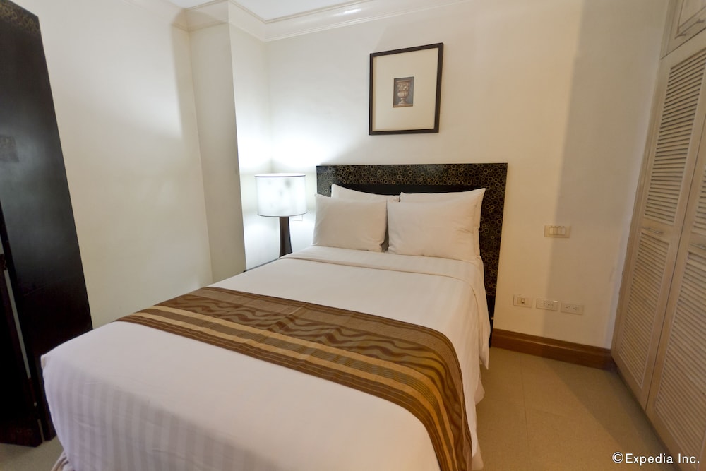 Deluxe Suite (3-bedroom) - Photo 4