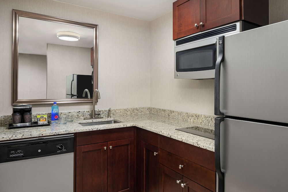 Suite, 2 Bedrooms (Both 1 King Bed,Living Rm,Kitchenette) - Photo 10