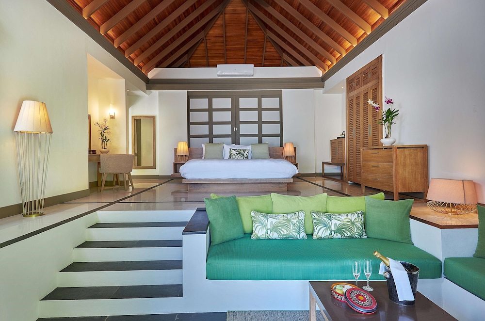 Beach Pool Villa I Complimentary Seaplane for 7 nights and more I Non-Motorized Water Sports
