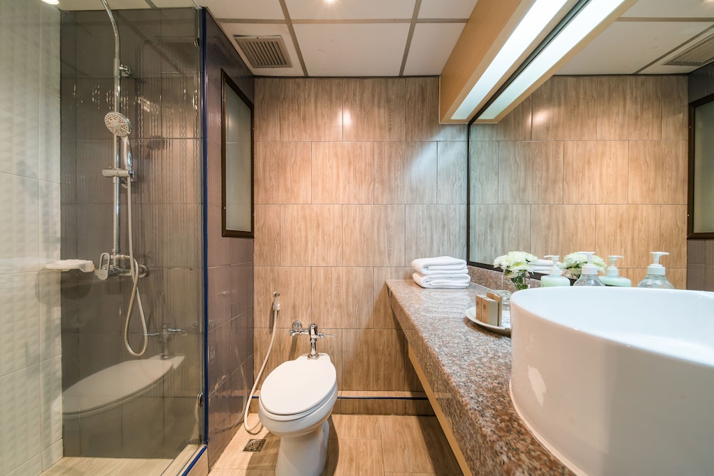 Premier Triple Room - Photo 8