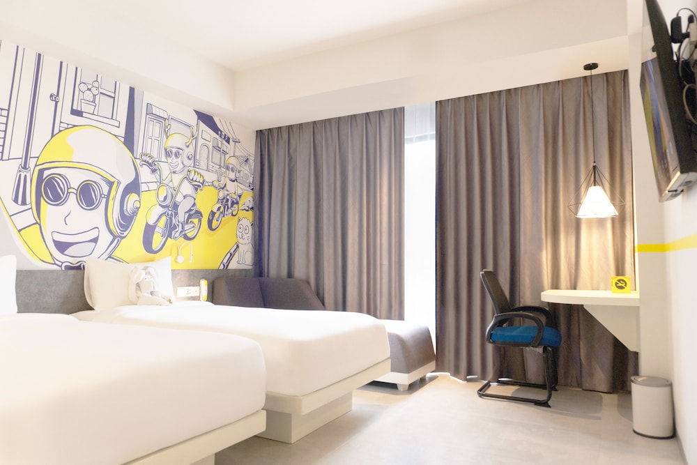 Room (YELLO) - Photo 2