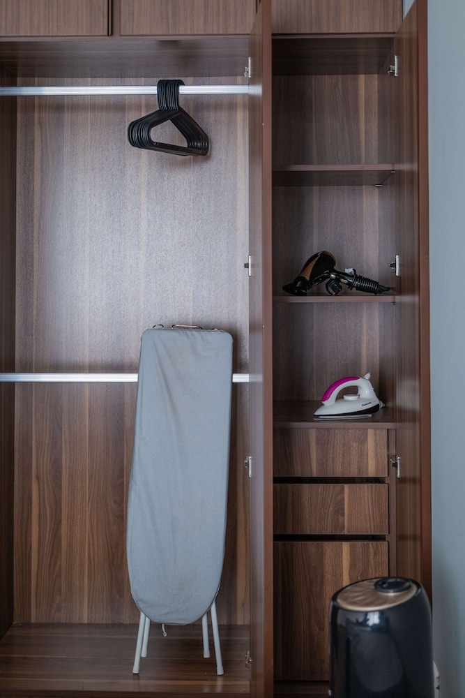 Family Seaview Suite with 3 Rooms by The Only Bnb - Photo 2