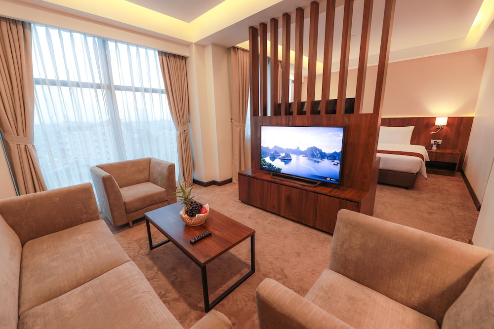 Business Suite, 1 Double Bed, Non Smoking, City View