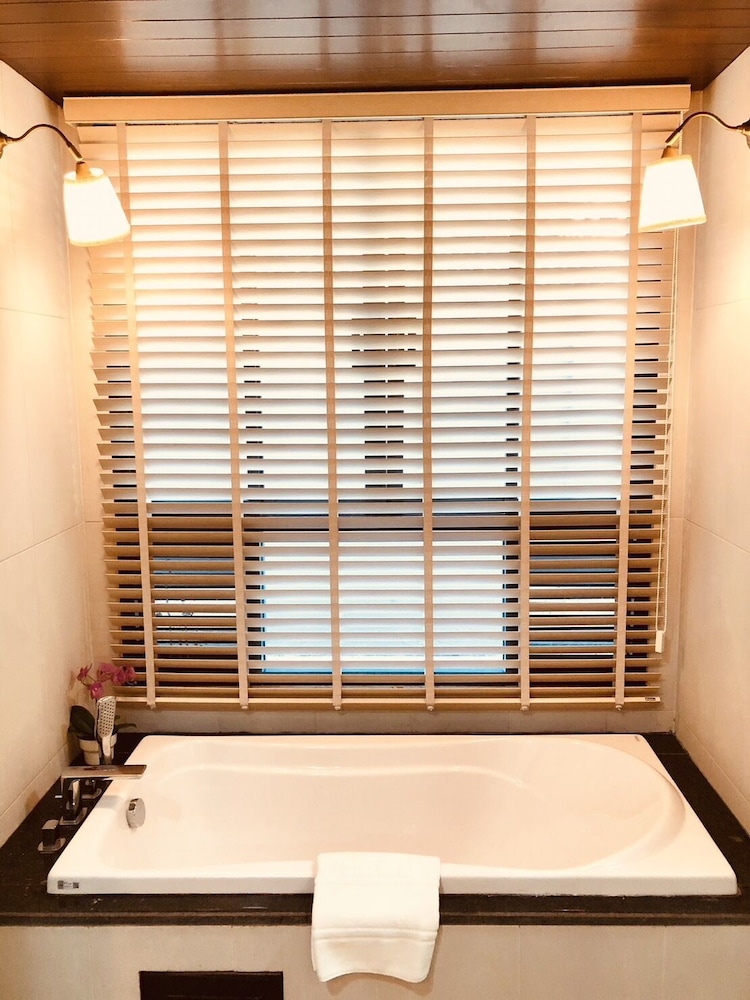 Standard Double or Twin Room - Photo 12