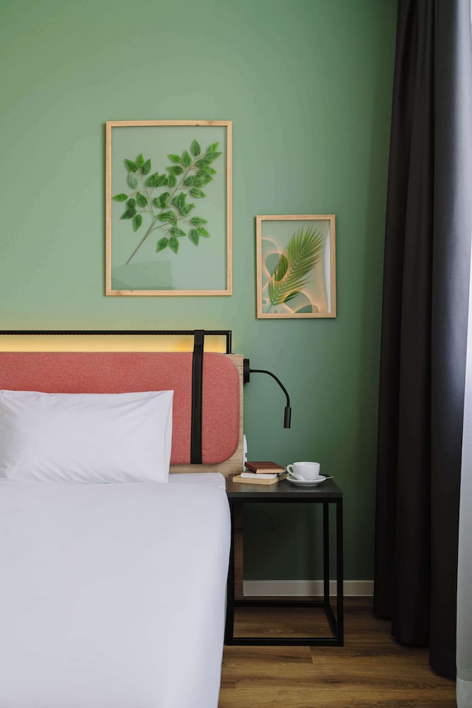 Standard Room, Multiple Beds - Photo 2