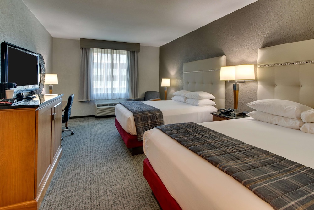 Deluxe Room, 2 Queen Beds, Refrigerator & Microwave (Upper Floor)