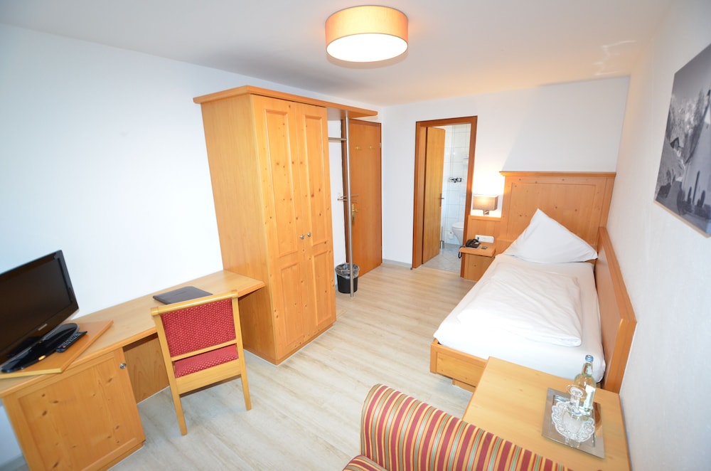 Comfort Single Room, Balcony, Mountain View