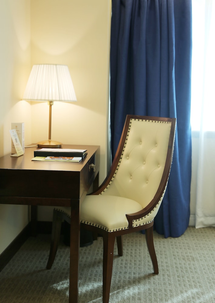 Business Double Room thumbnail 5