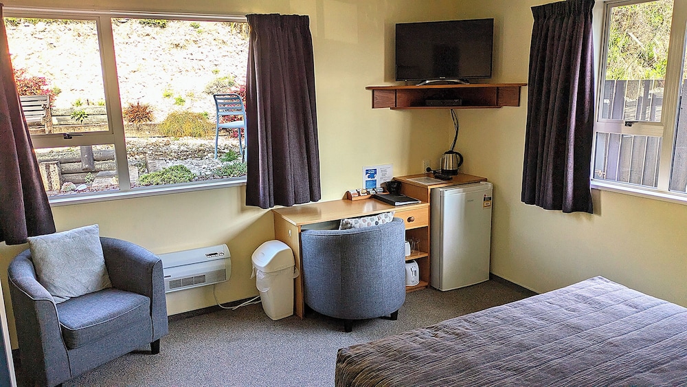 Small Studio without Kitchenette photo 2