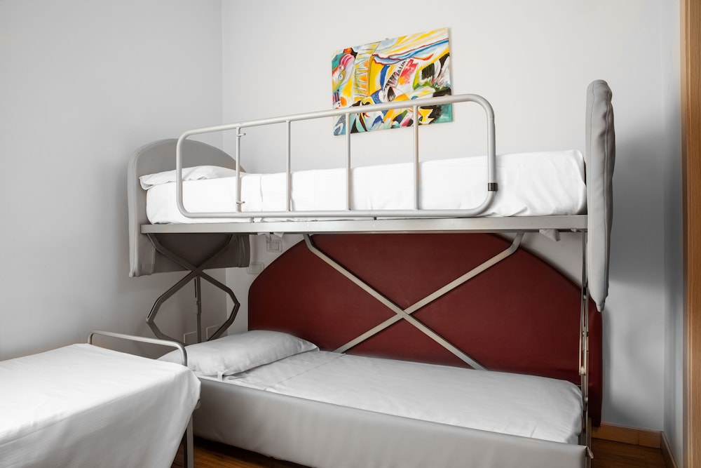 Standard Room, 2 Bedrooms photo 3