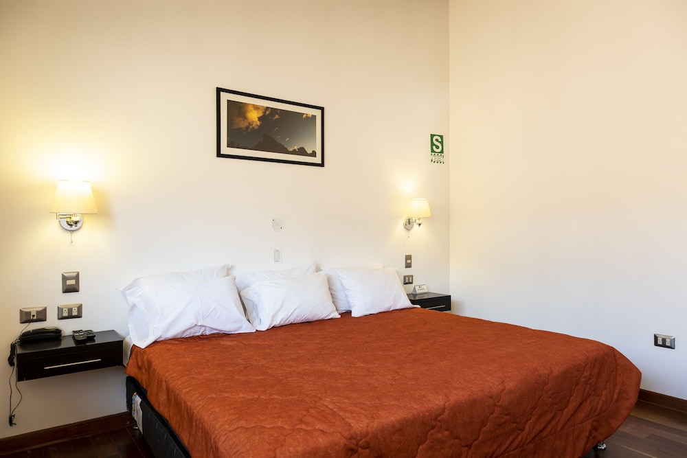 City Apartment, 1 King Bed photo 2