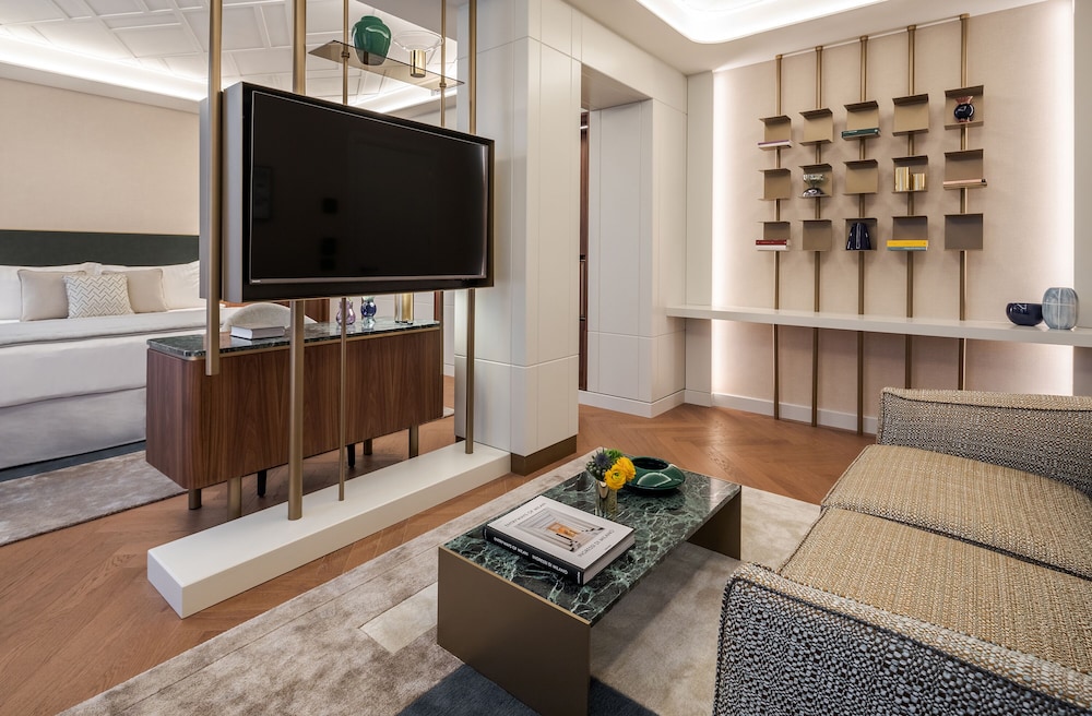 Montenapoleone Signature Suite - Kids & Teens Free