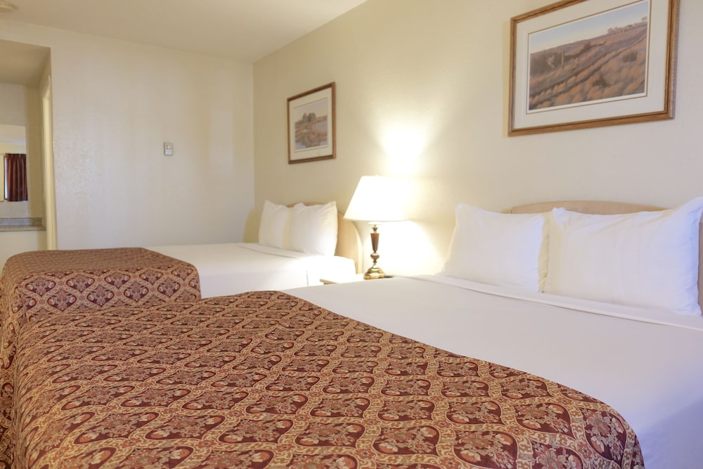 Deluxe Double Room, 2 Queen Beds photo 1