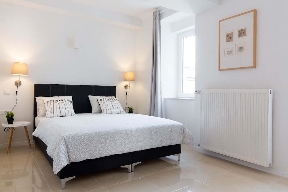 Standard Double Room, 1 Queen Bed, Garden View (4) photo 3
